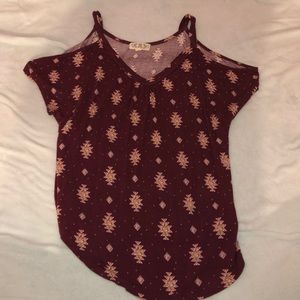 Large maroon short sleeve cold shoulder shirt